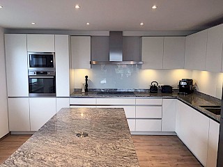 Einbauküchen von vorne Kaiser GmbH