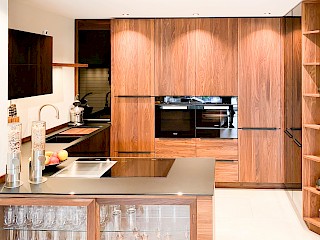 Blick von vorne auf den Ofen Schreinerei Kaiser GmbH